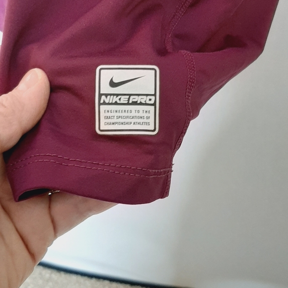 Nike pro athletic shirt - Picture 10 of 10